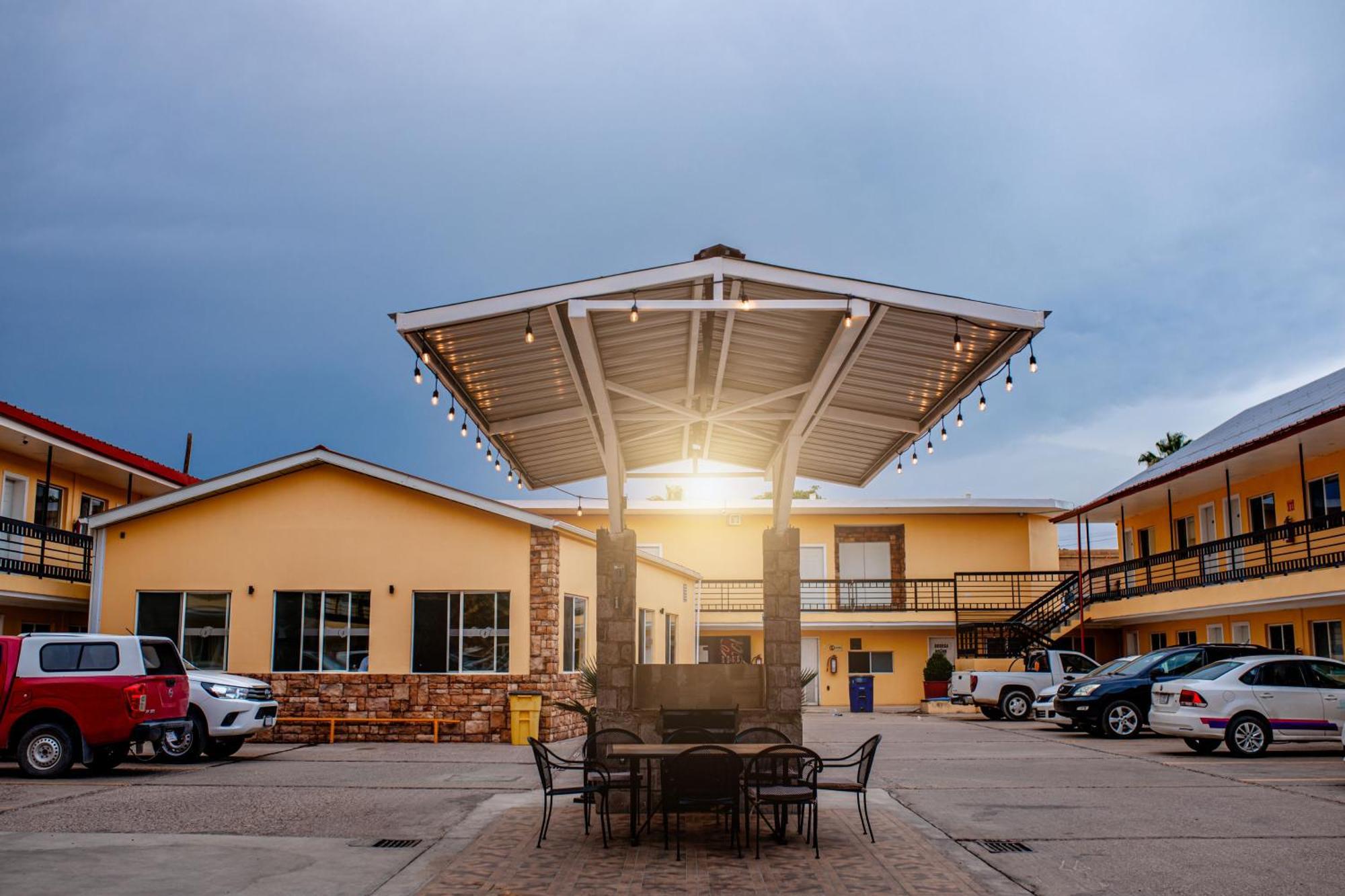 Durazno Inn Nuevo Casas Grandes Luaran gambar